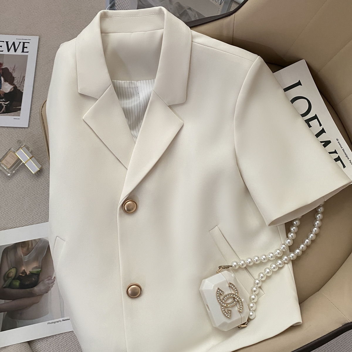 Fashionable Women's Beige Shor – Street Fashion Korean Girl recenzja i cena