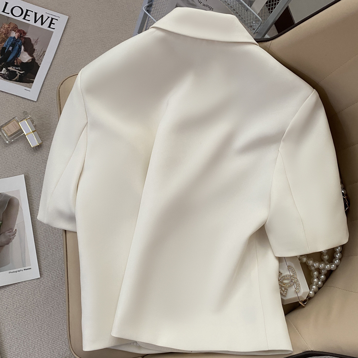 Fashionable Women's Beige Shor – Street Fashion Korean Girl recenzja i cena