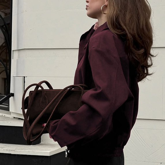 Fall Winter 2025 Wine Red Joke – Street Fashion Fall 2025 recenzja i cena